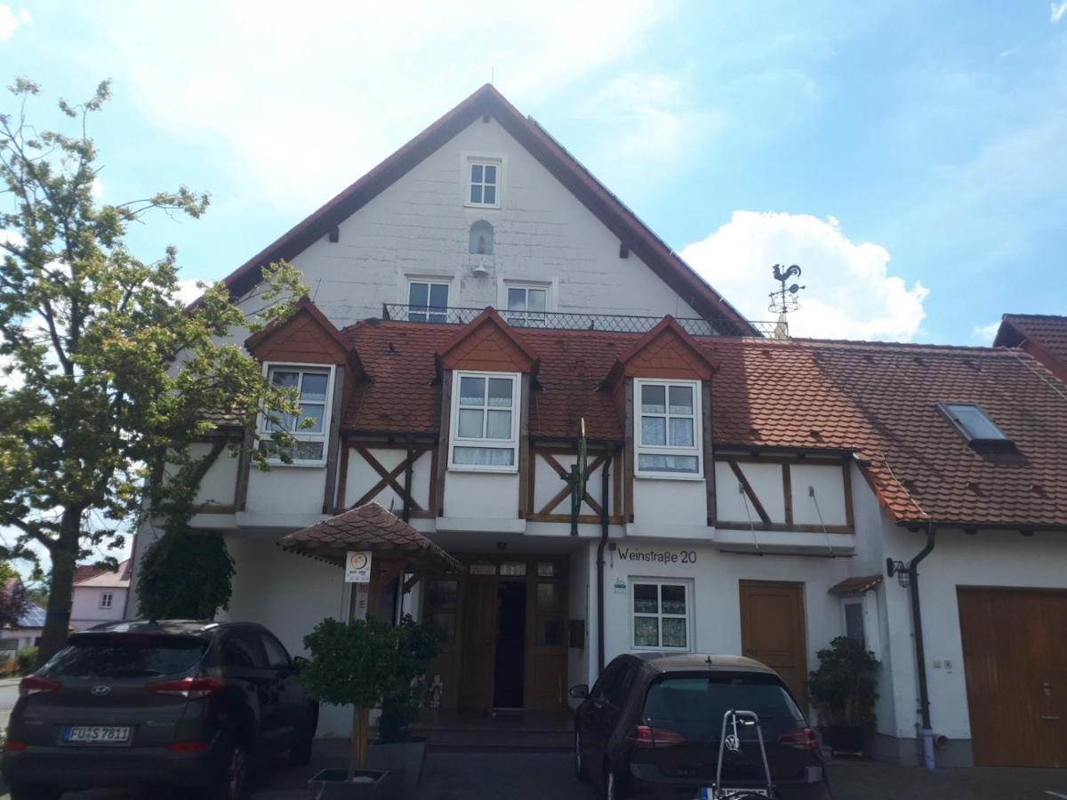 Hotel Pension Am Engelsberg Sommerach Bagian luar foto